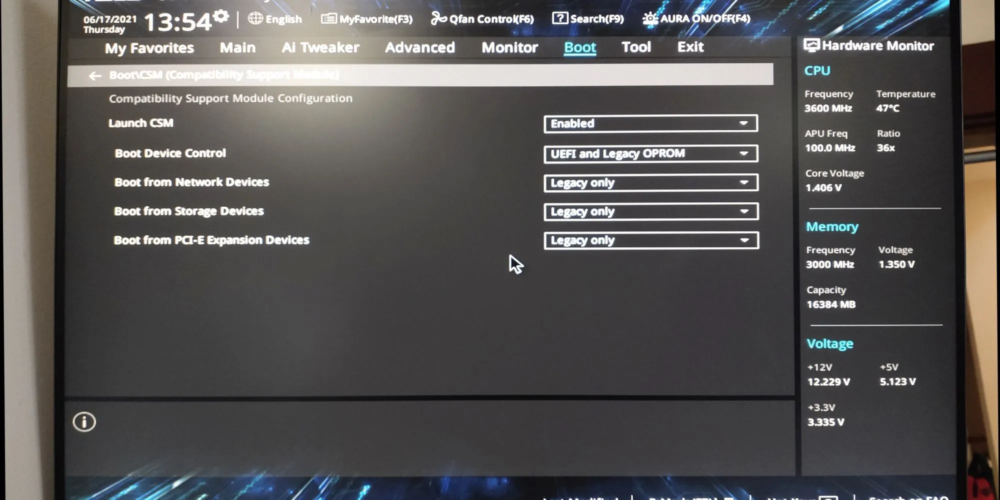 Tùy chọn Compatibility Support Module (CSM) trong cài đặt BIOS/UEFI