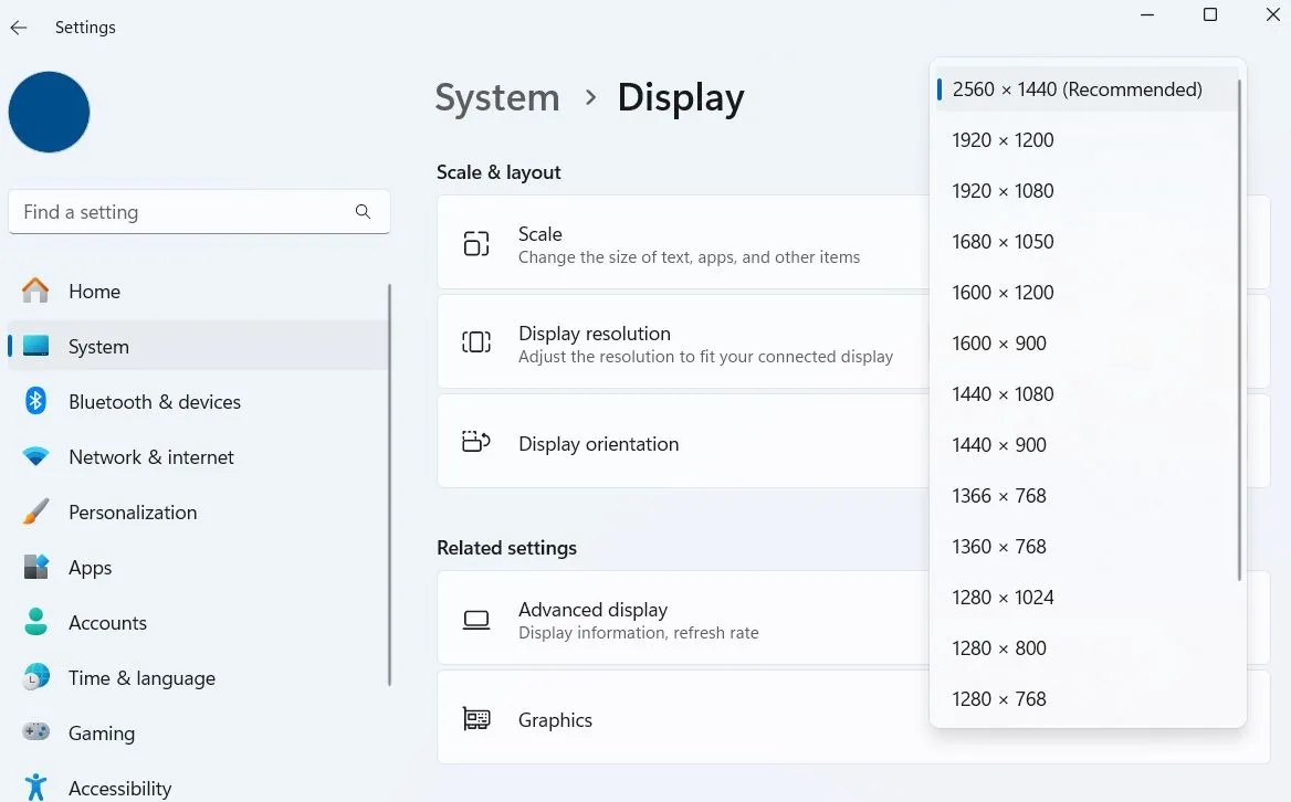 Tùy chọn độ phân giải màn hình trong Cài đặt Hiển thị Windows 11