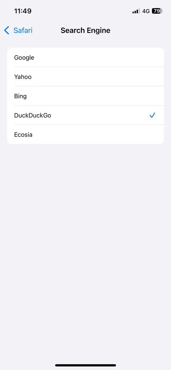 Tùy chọn thay đổi công cụ tìm kiếm mặc định trong cài đặt Safari trên iPhone.