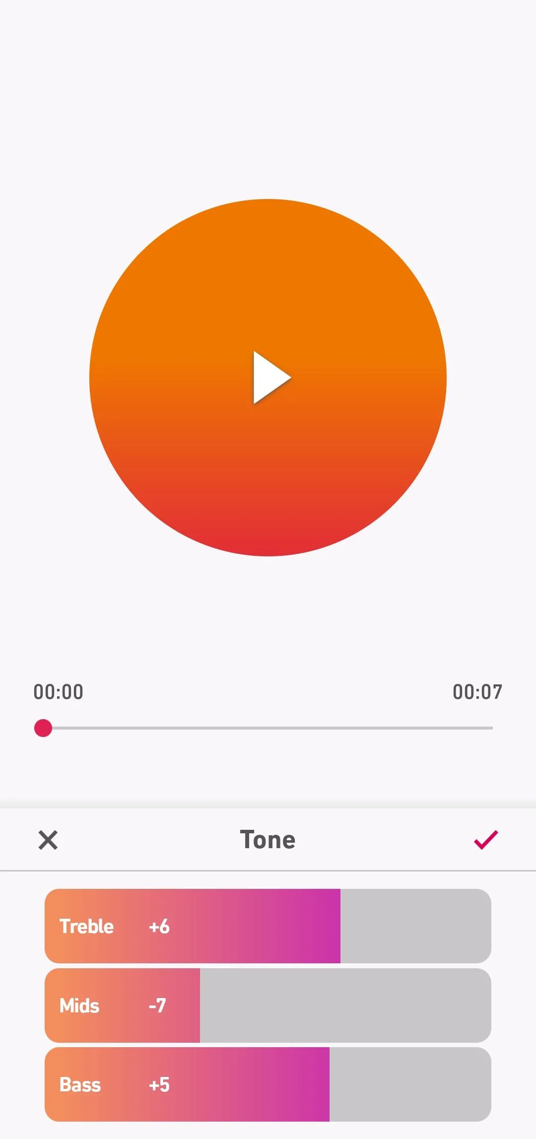 ứng dụng Dolby On hiển thị thanh trượt để điều chỉnh Bass, Treble và Mids