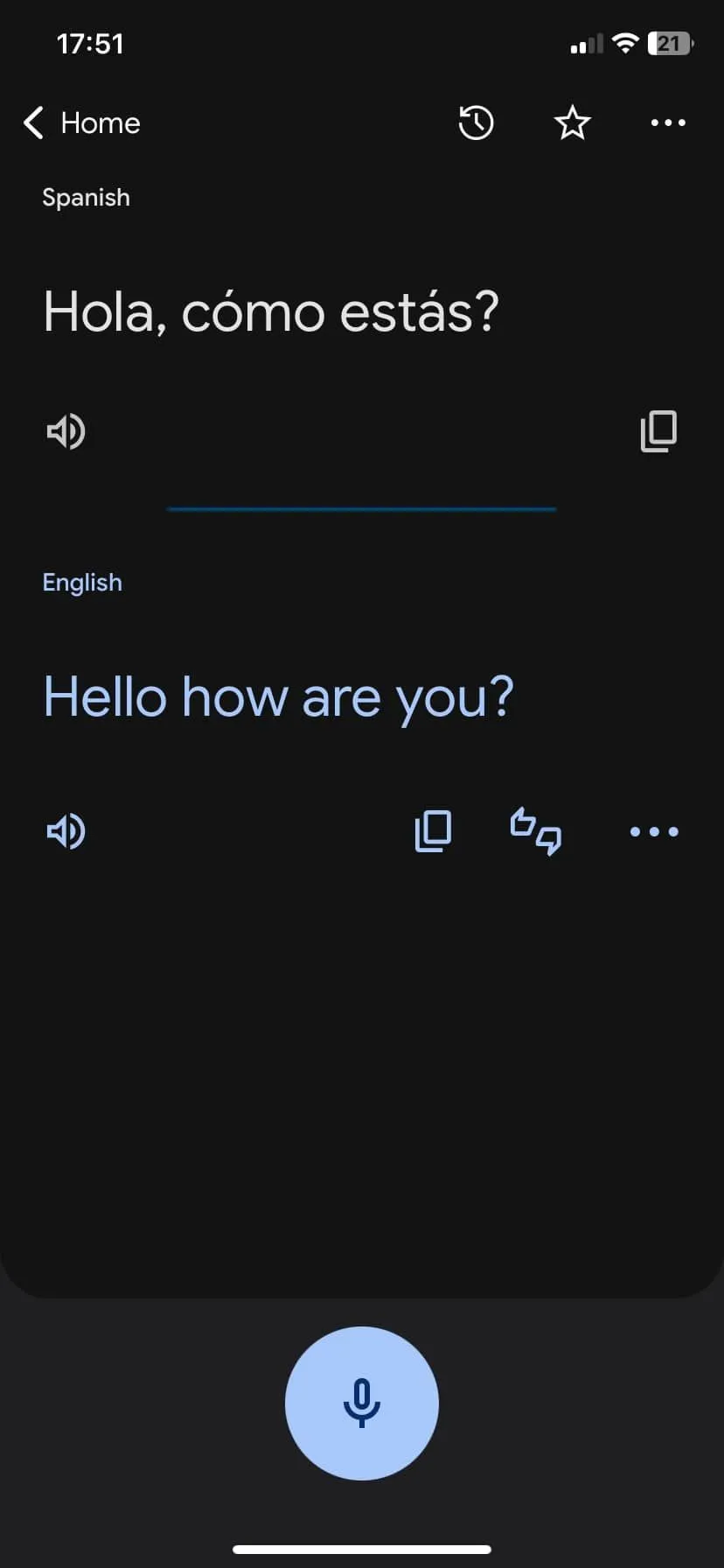 Ứng dụng Google Dịch hiển thị lời chào &quot;Hello&quot; và bản dịch tiếng Tây Ban Nha &quot;Hola&quot;.